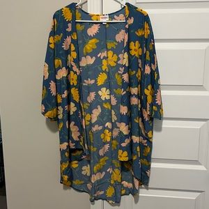 Lularoe Lindsay kimono